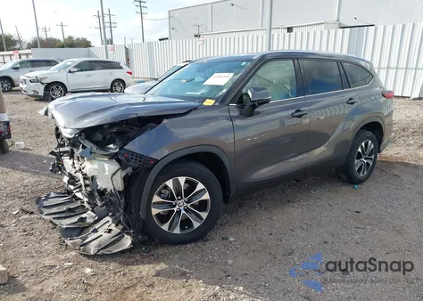 2021 Toyota Highlander Xle from USA, damaged, VIN 5TDGZRAH0MS524703
